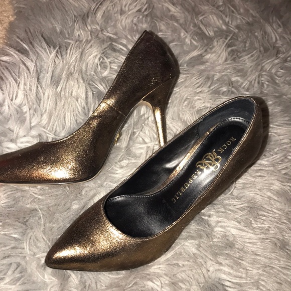 Rock Republic gold stilettos - Picture 2 of 3